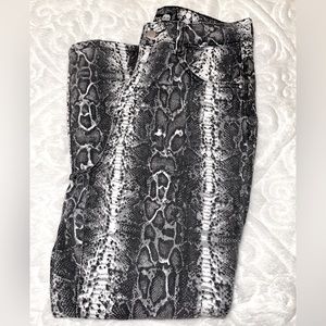 Snake print jeans size 6